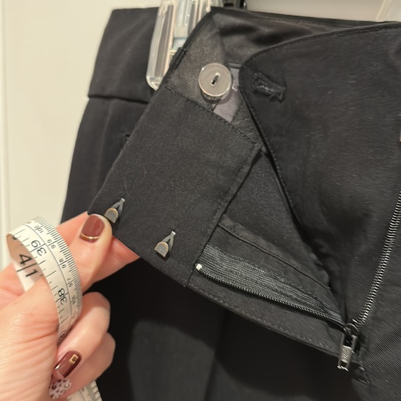 Express design studio capris in black, size 6. - Picture 4 of 6
